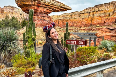 Conheça a brasileira que já visitou todos os parques da Disney ao redor do mundo