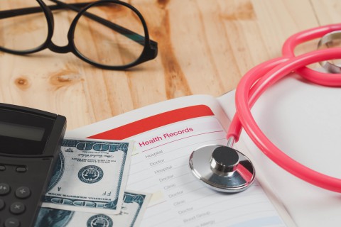 Pacientes oncológicos têm direito a benefícios fiscais Conscientização sobre direitos fiscais pode aliviar a carga financeira de pacientes e suas famílias durante o tratamento.